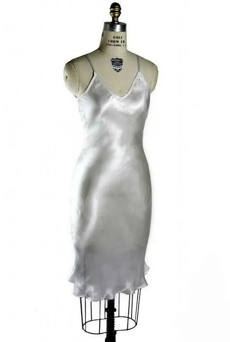 1930s Vintage Style V-Neck Slip in Ivory - SLOD OUT