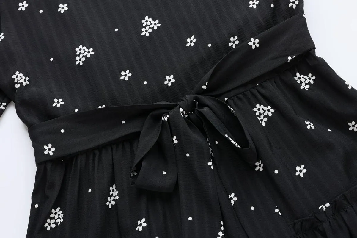 Charming Knee-length A-line Dress in Beautiful Floral Print