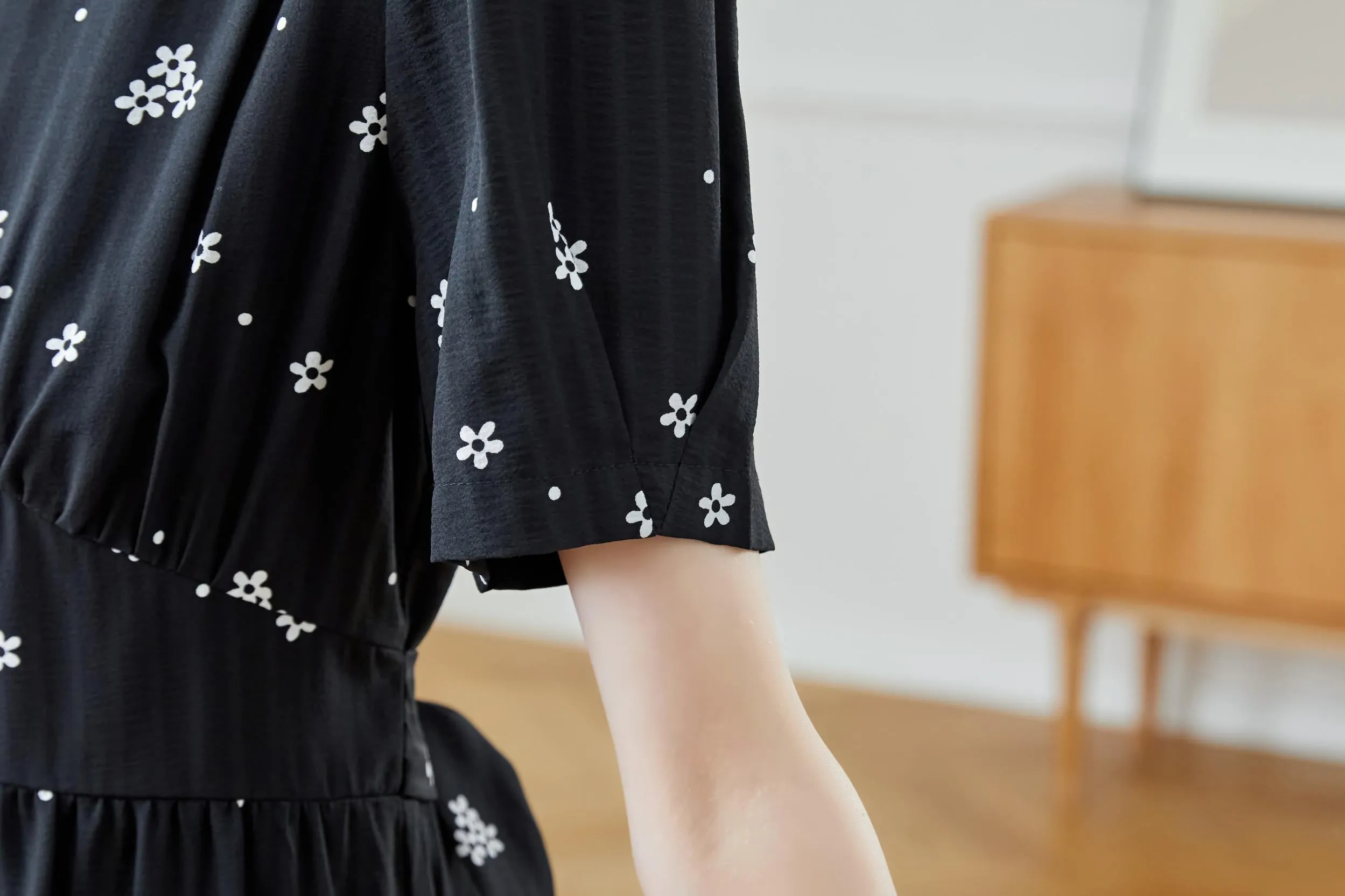 Charming Knee-length A-line Dress in Beautiful Floral Print