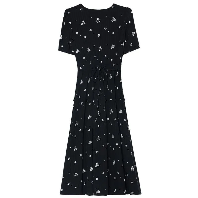 Charming Knee-length A-line Dress in Beautiful Floral Print