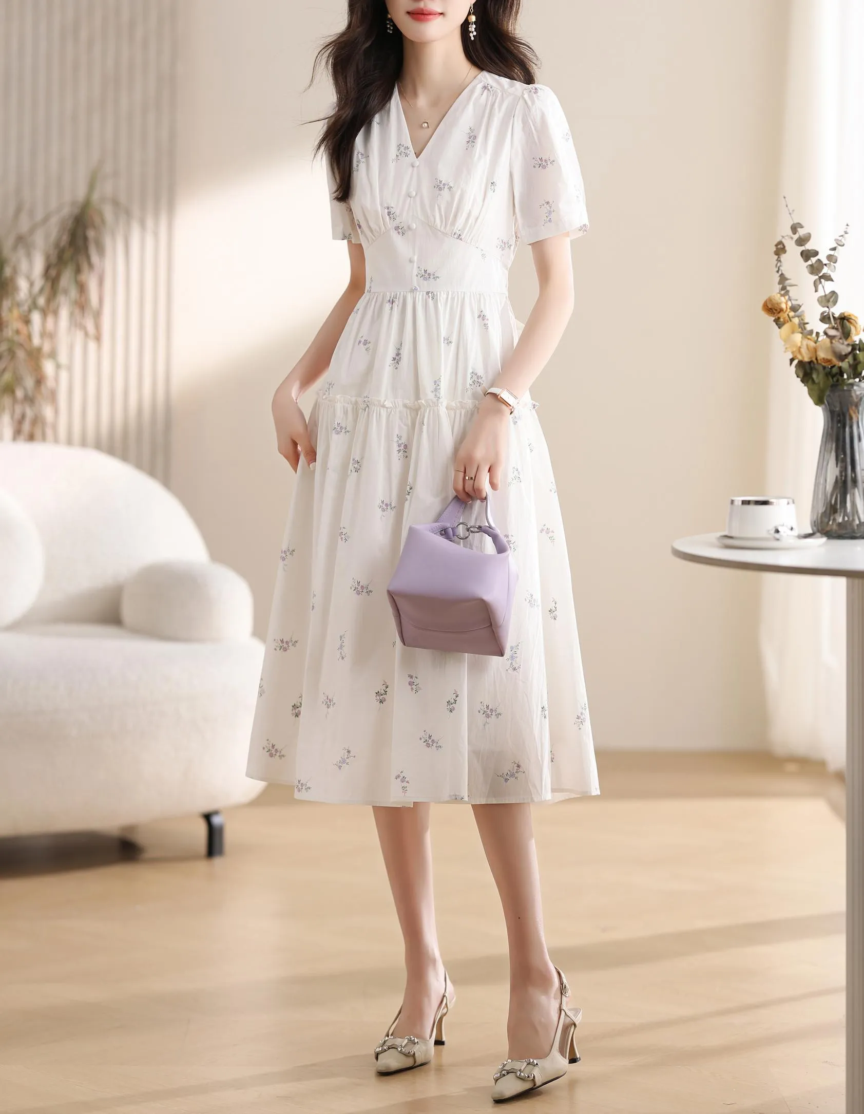 Charming Knee-length A-line Dress in Beautiful Floral Print