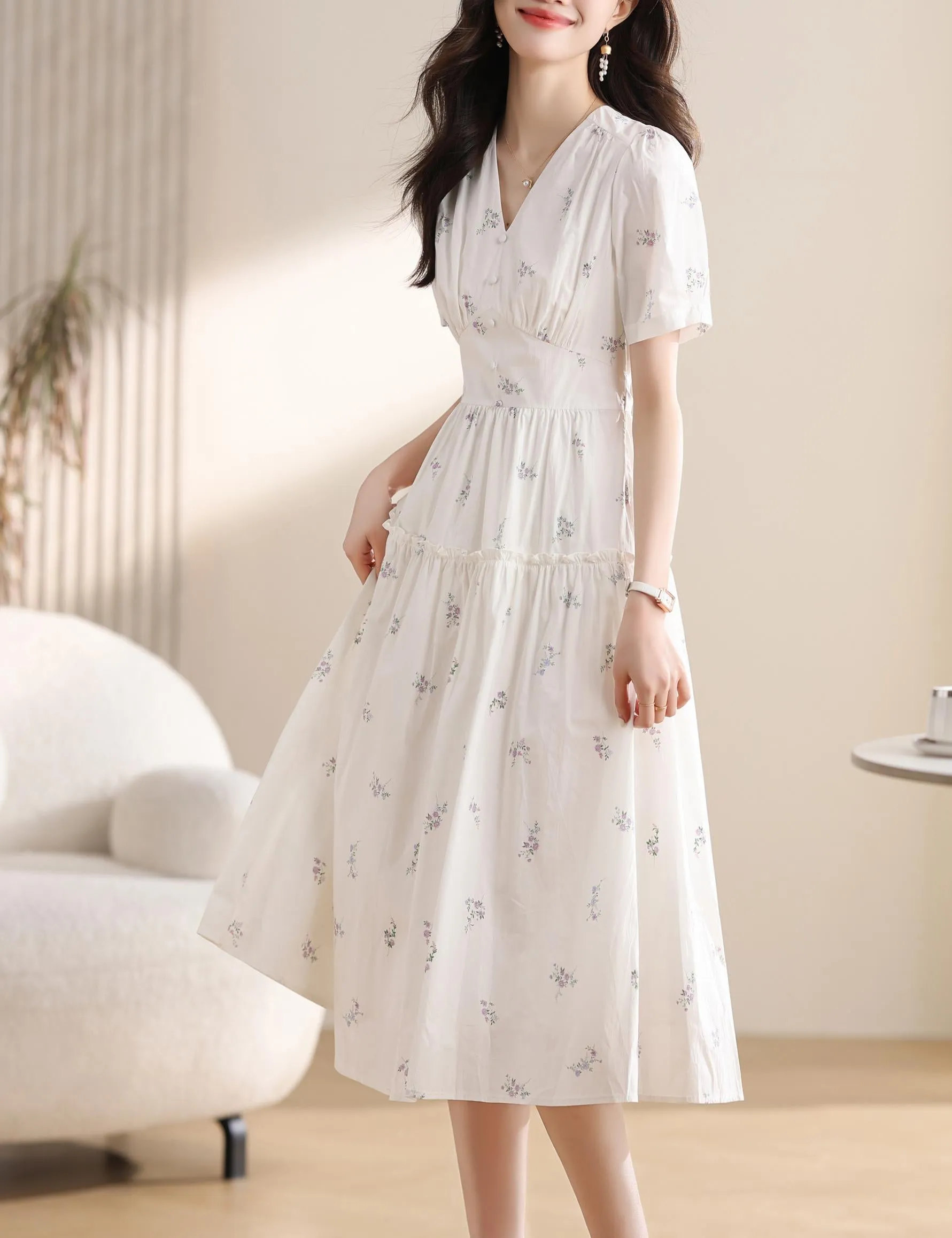 Charming Knee-length A-line Dress in Beautiful Floral Print