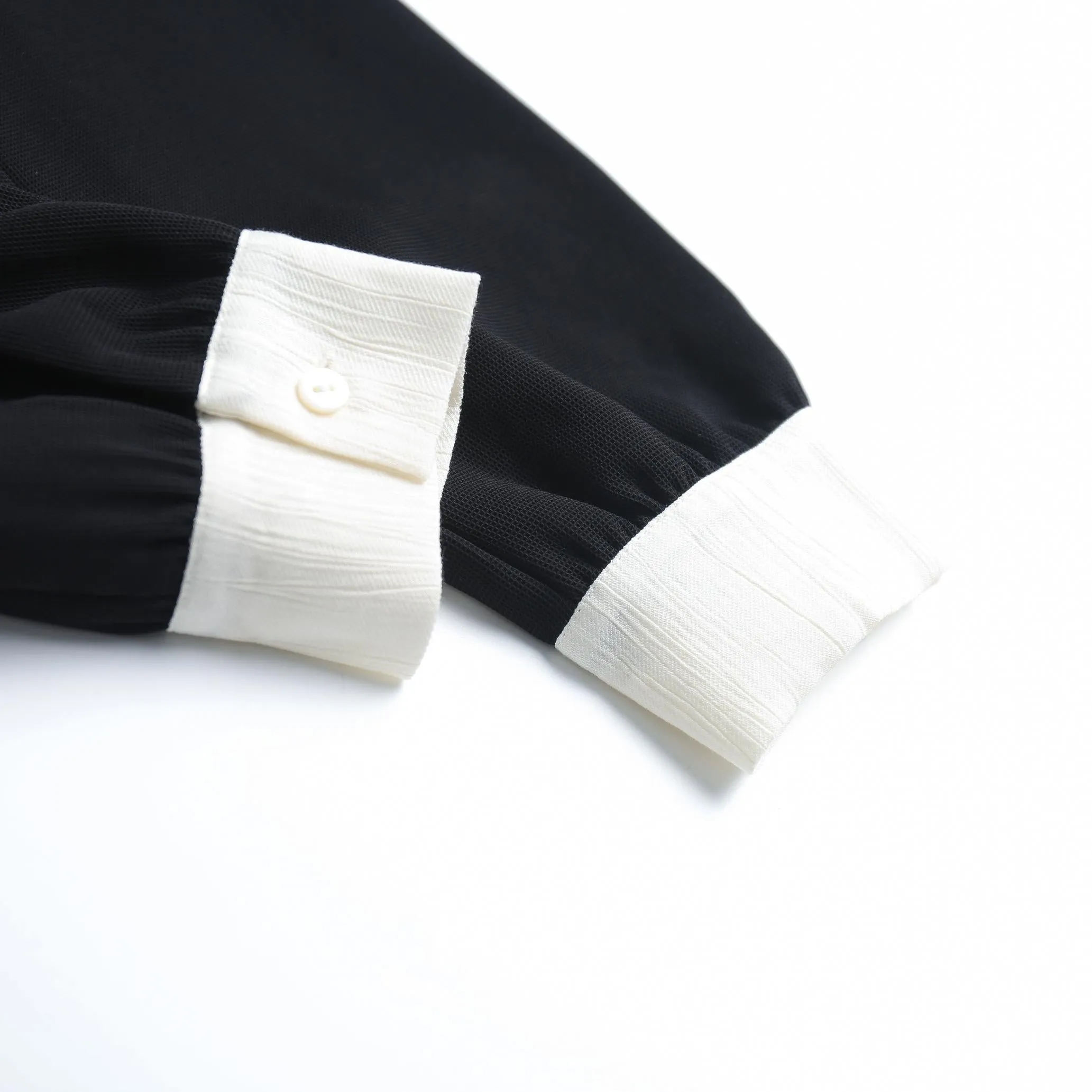 Chic Women's Tea Tea Dress Featuring a Pleated Design and Spread Neckline