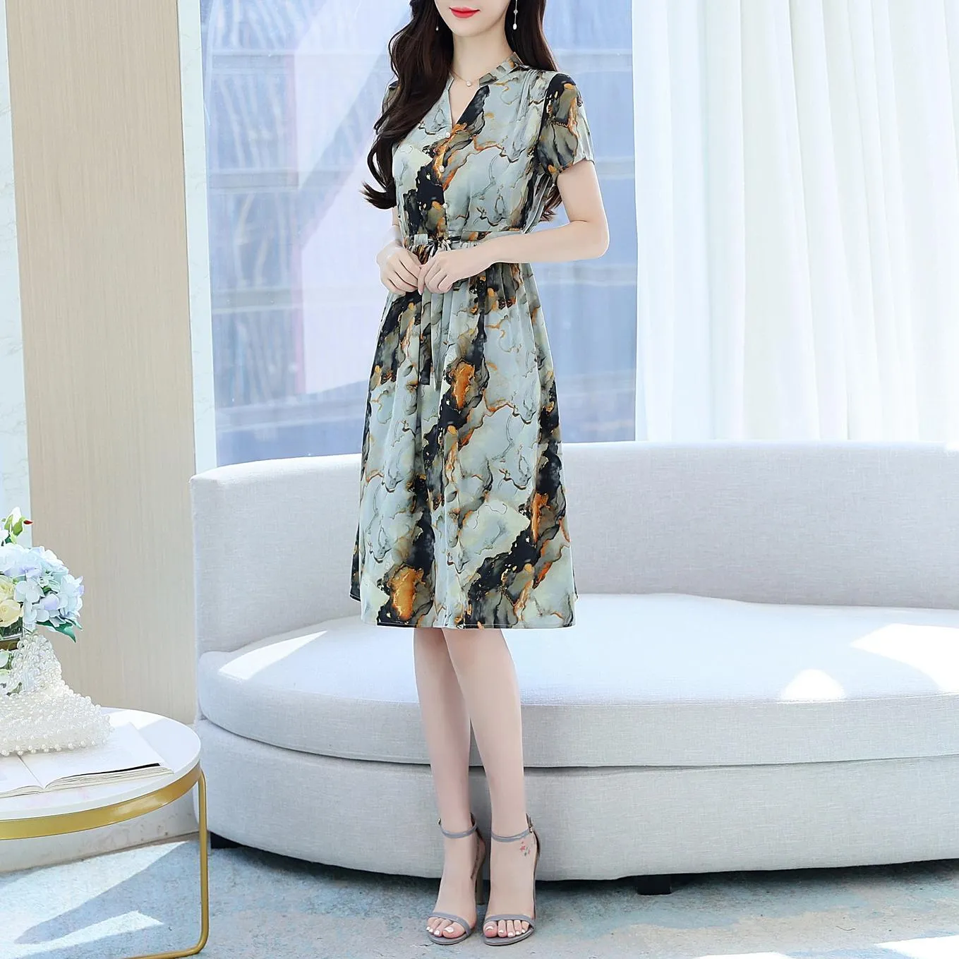Knee-Length Floral Print Dress with Tie Front