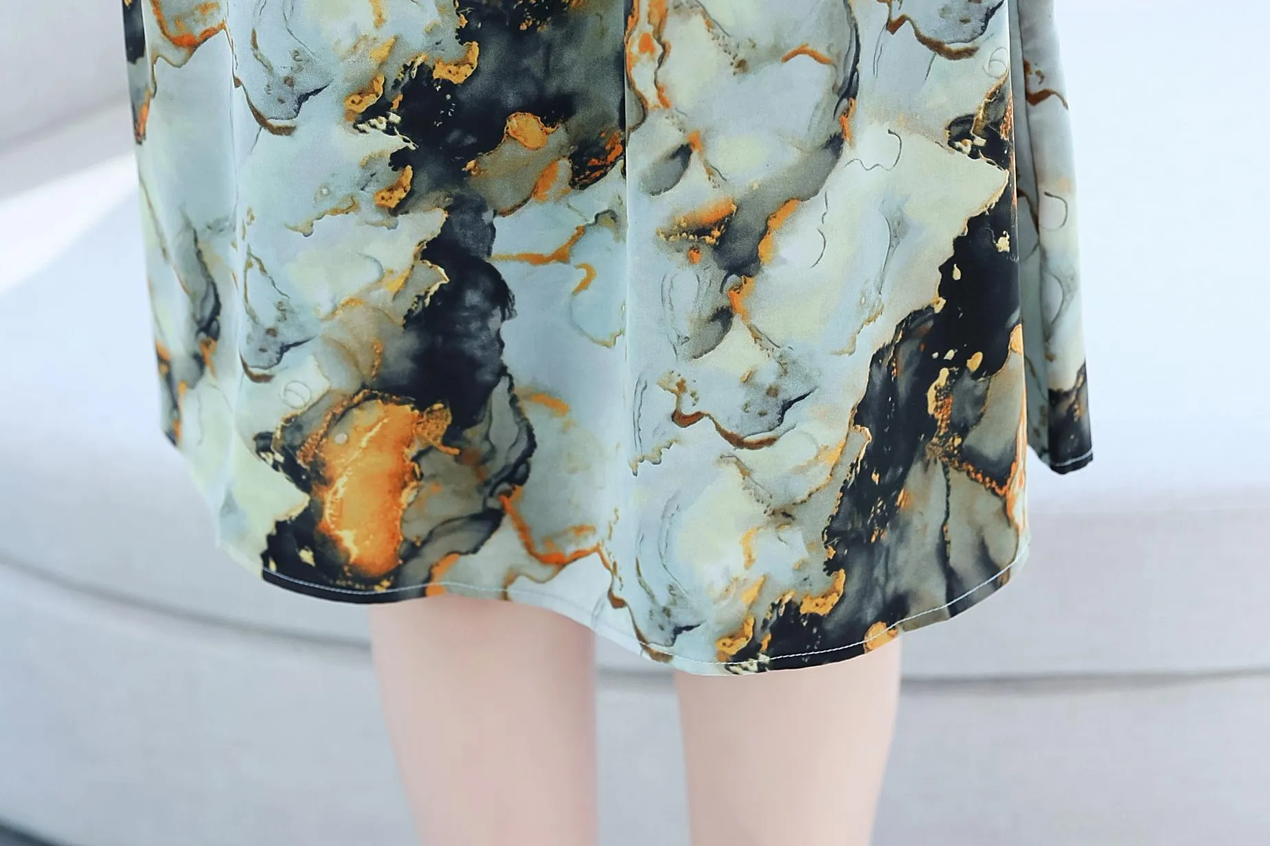 Knee-Length Floral Print Dress with Tie Front