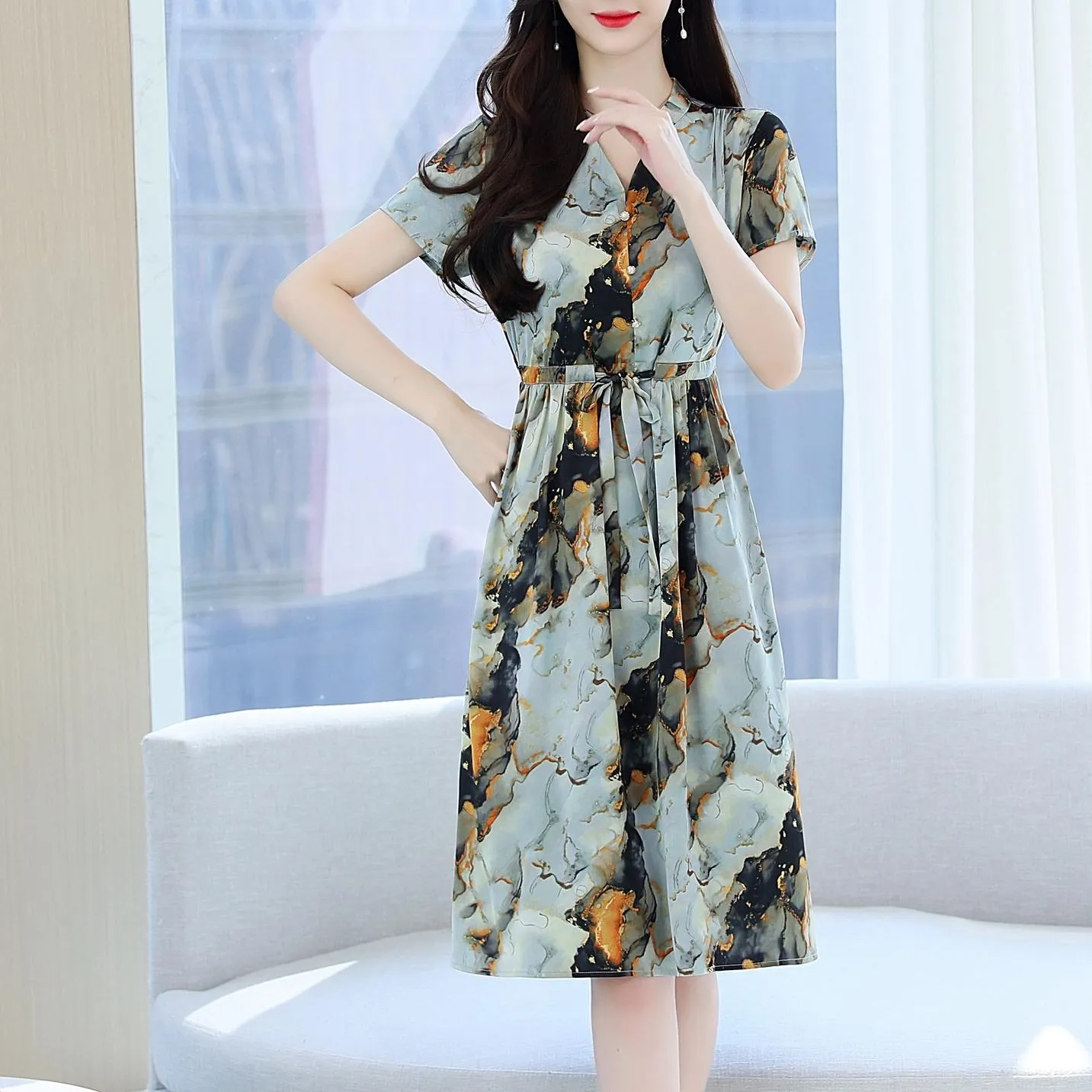 Knee-Length Floral Print Dress with Tie Front