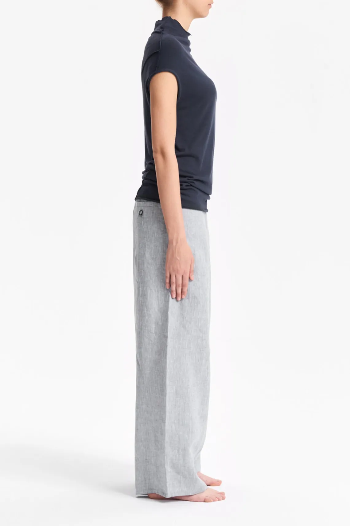 MINIMALIST CAP SLEEVED TOP