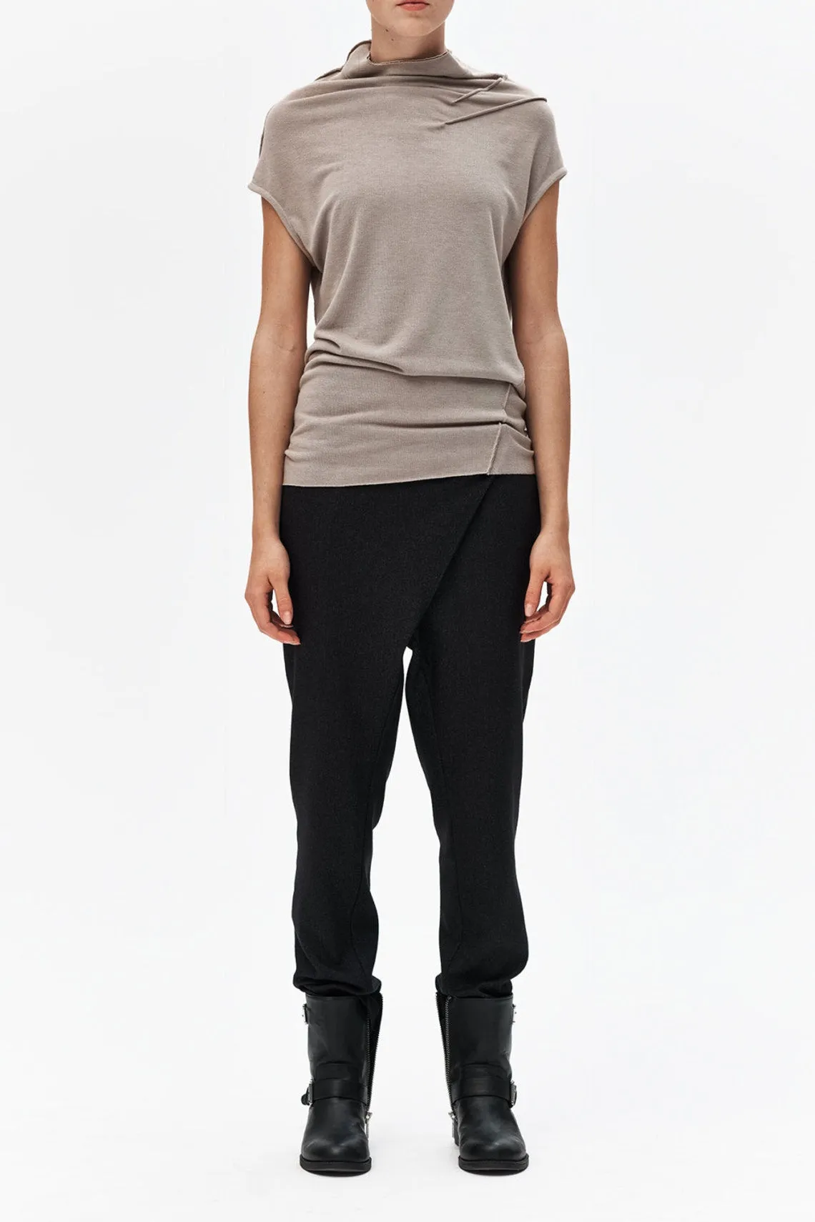 MINIMALIST CAP SLEEVED TOP