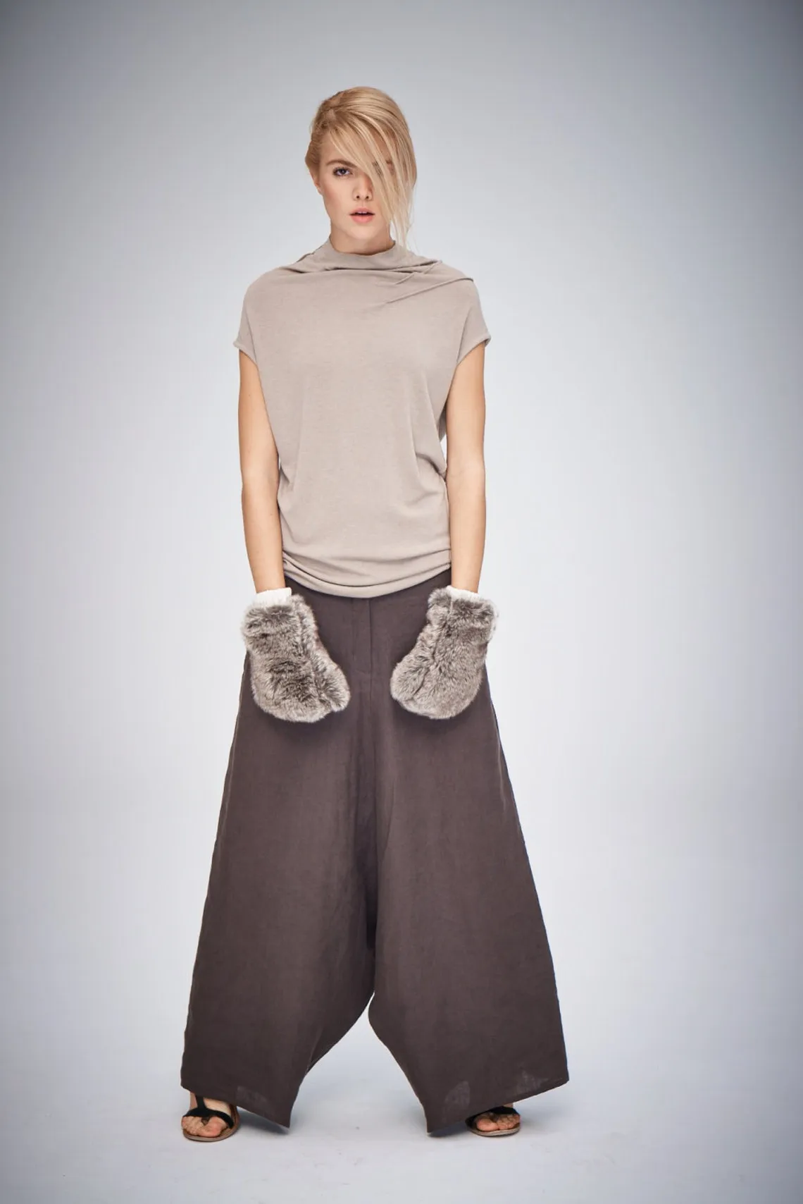 MINIMALIST CAP SLEEVED TOP