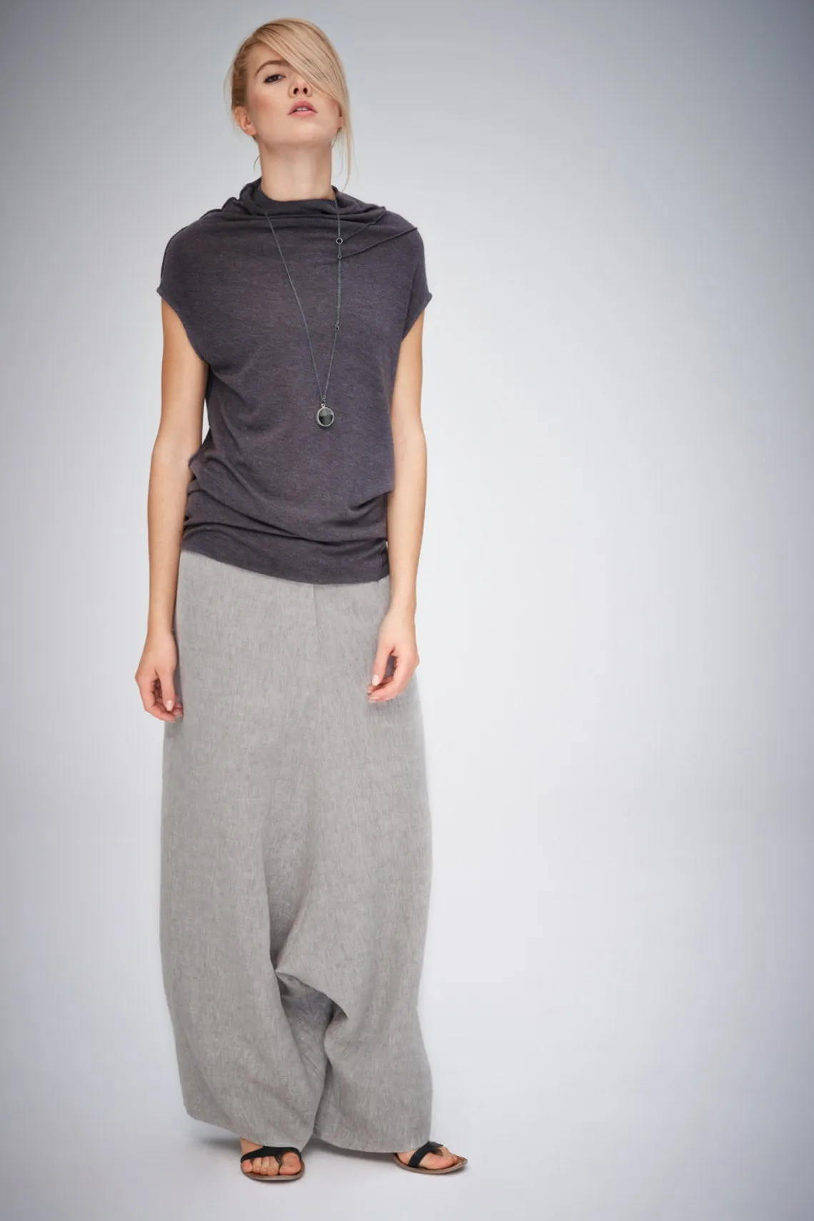 MINIMALIST CAP SLEEVED TOP