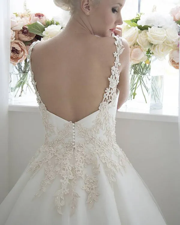 Short Tea Length Ivory Wedding Dress with Spaghetti Lace Straps Backless Tulle Bodice Pearls