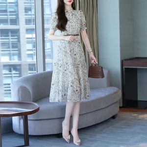 Slinky Knee-Length Sundress for Effortless Style