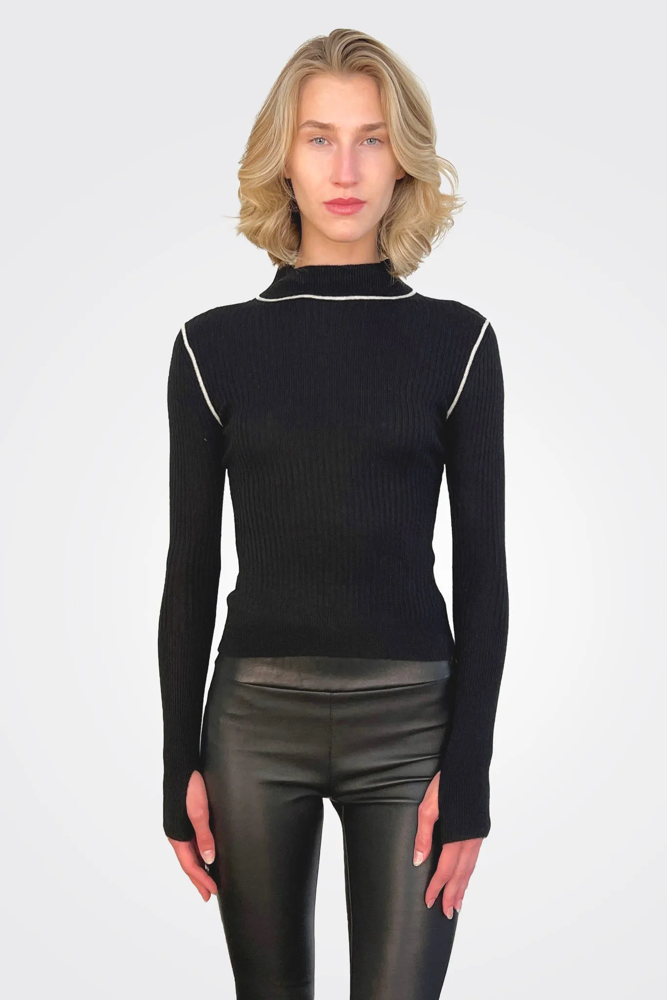 Stitch Mockneck - Black