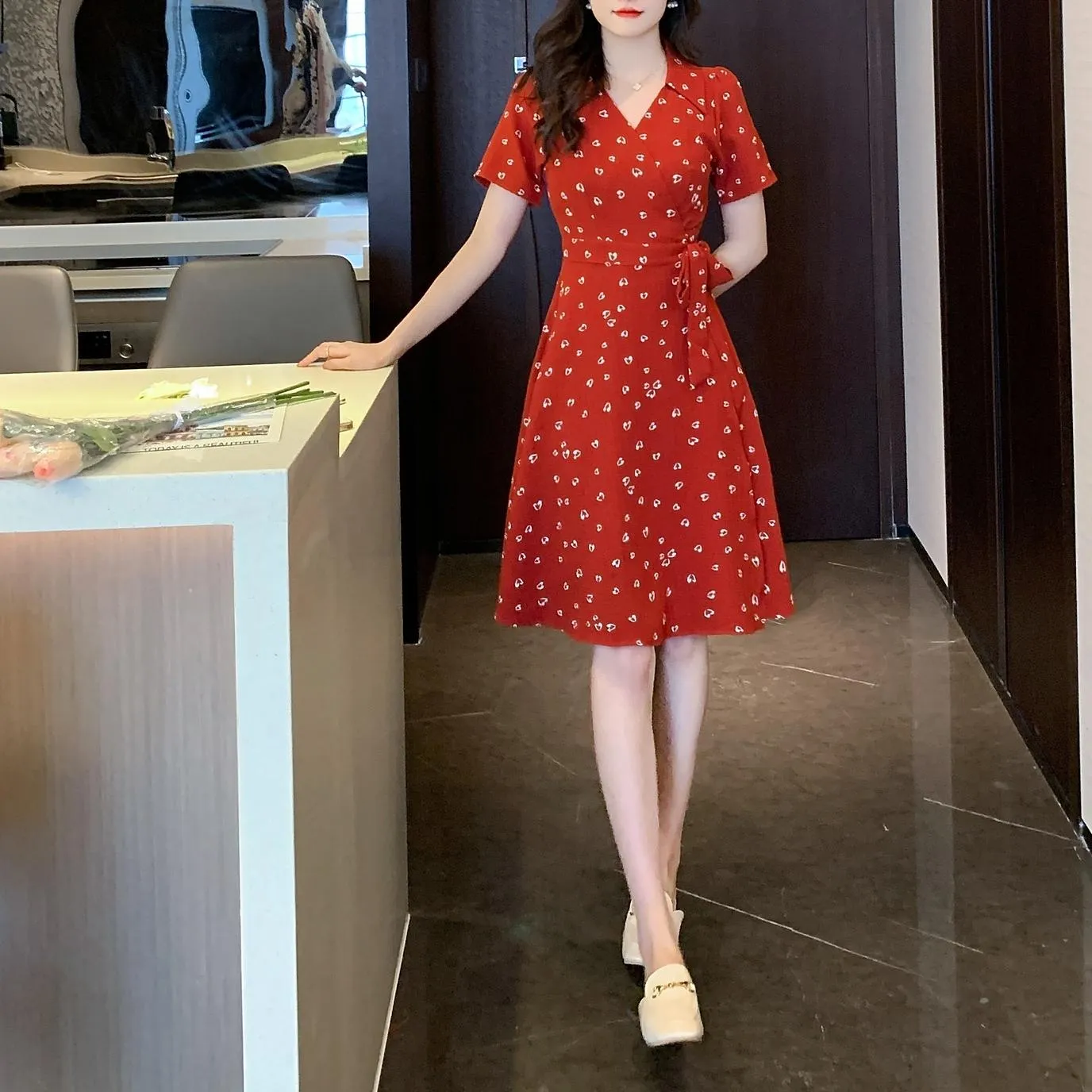 Stylish Mid Length Floral Print Dress for Modern Women