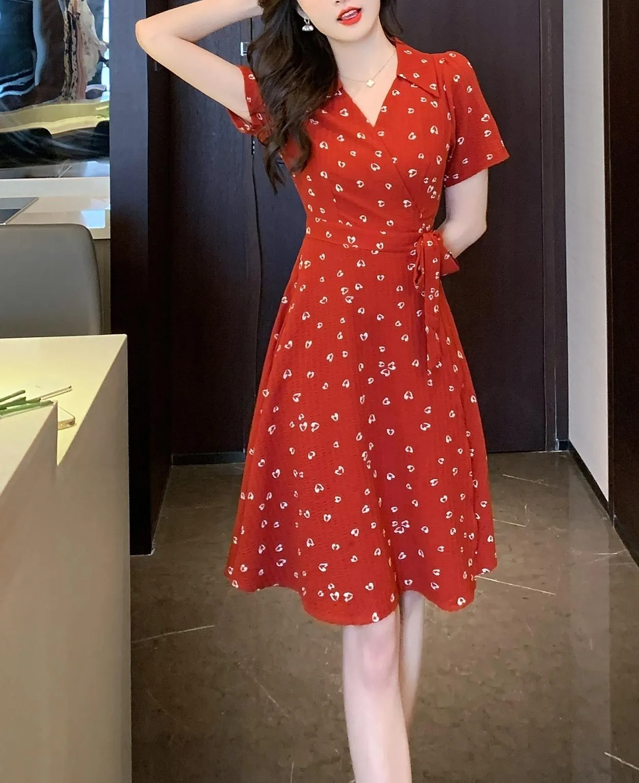 Stylish Mid Length Floral Print Dress for Modern Women