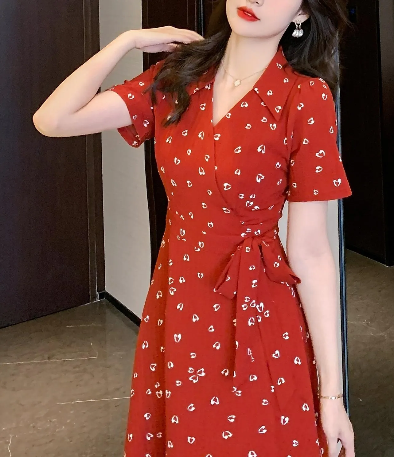 Stylish Mid Length Floral Print Dress for Modern Women