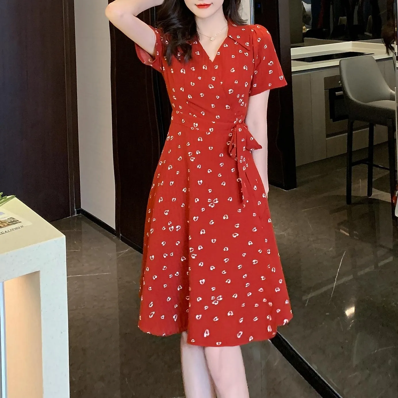 Stylish Mid Length Floral Print Dress for Modern Women