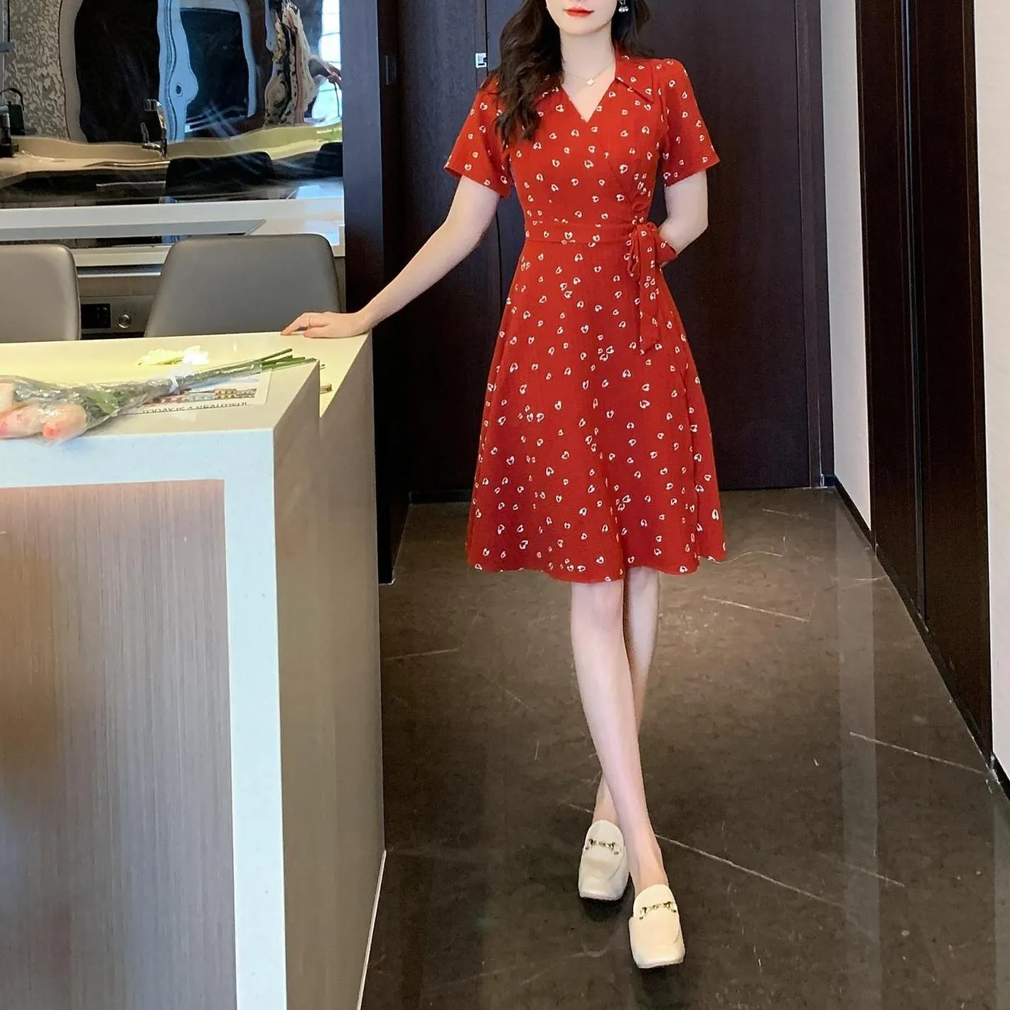 Stylish Mid Length Floral Print Dress for Modern Women