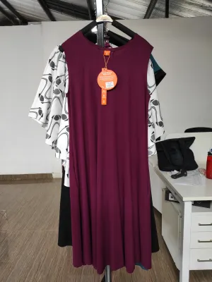 Vivo Basic Julia Back Pleat Knee Length Dress -Burgundy