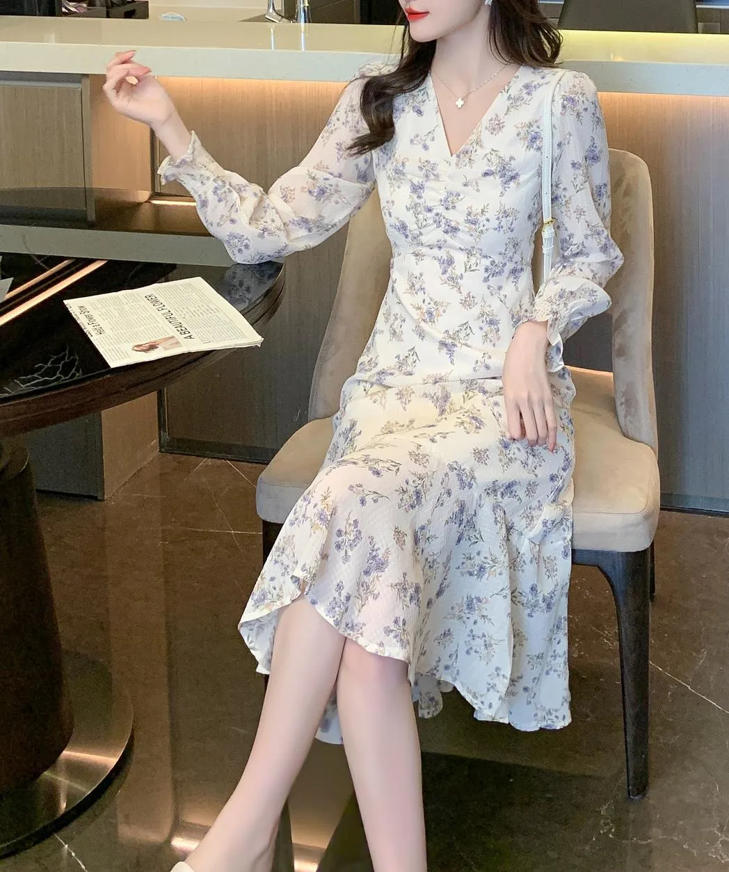 Women's A-Line Mid-Length Floral Print Tea Dress with a V Neck