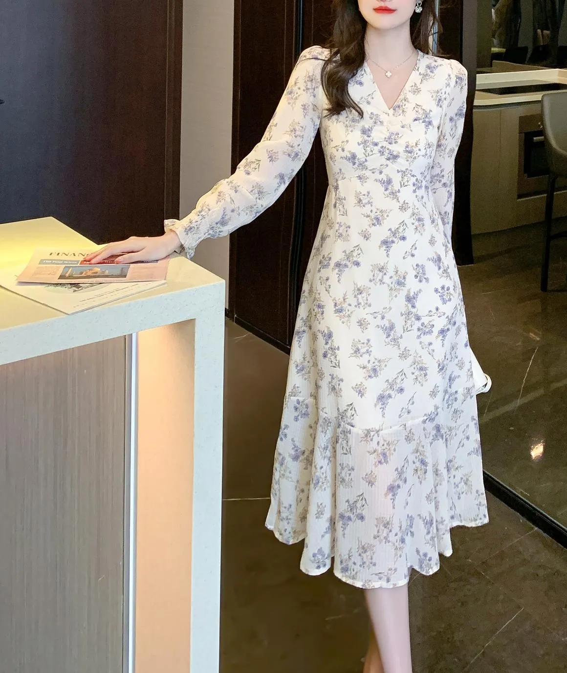 Women's A-Line Mid-Length Floral Print Tea Dress with a V Neck