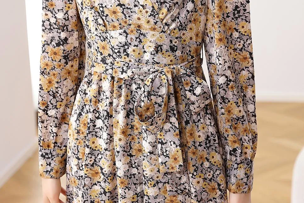 Women's Knee-Length Ruffled Tea Dress with a V Neck for Effortless Style