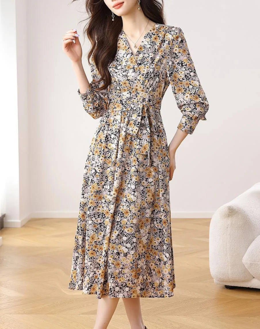 Women's Knee-Length Ruffled Tea Dress with a V Neck for Effortless Style