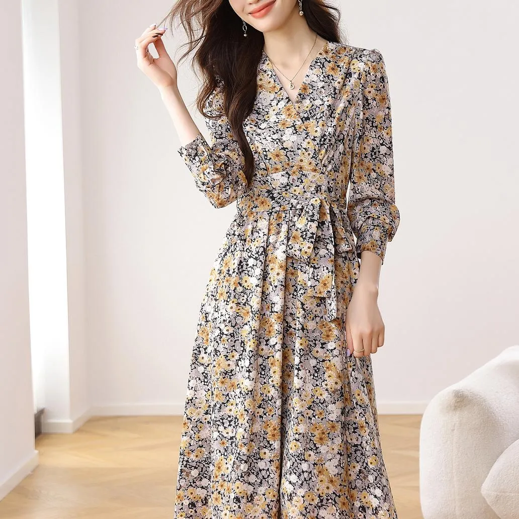 Women's Knee-Length Ruffled Tea Dress with a V Neck for Effortless Style