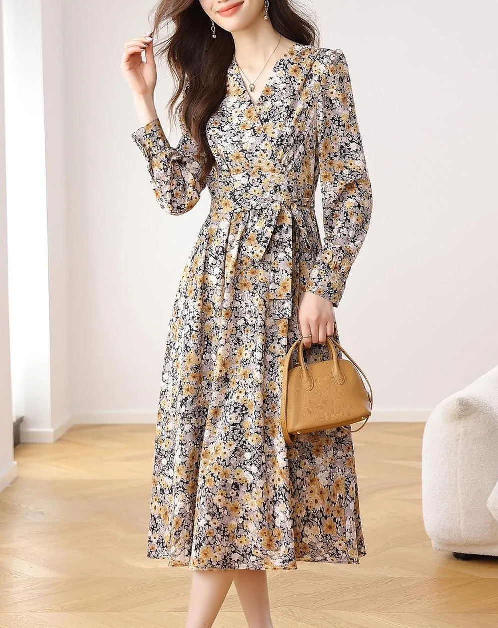 Women's Knee-Length Ruffled Tea Dress with a V Neck for Effortless Style