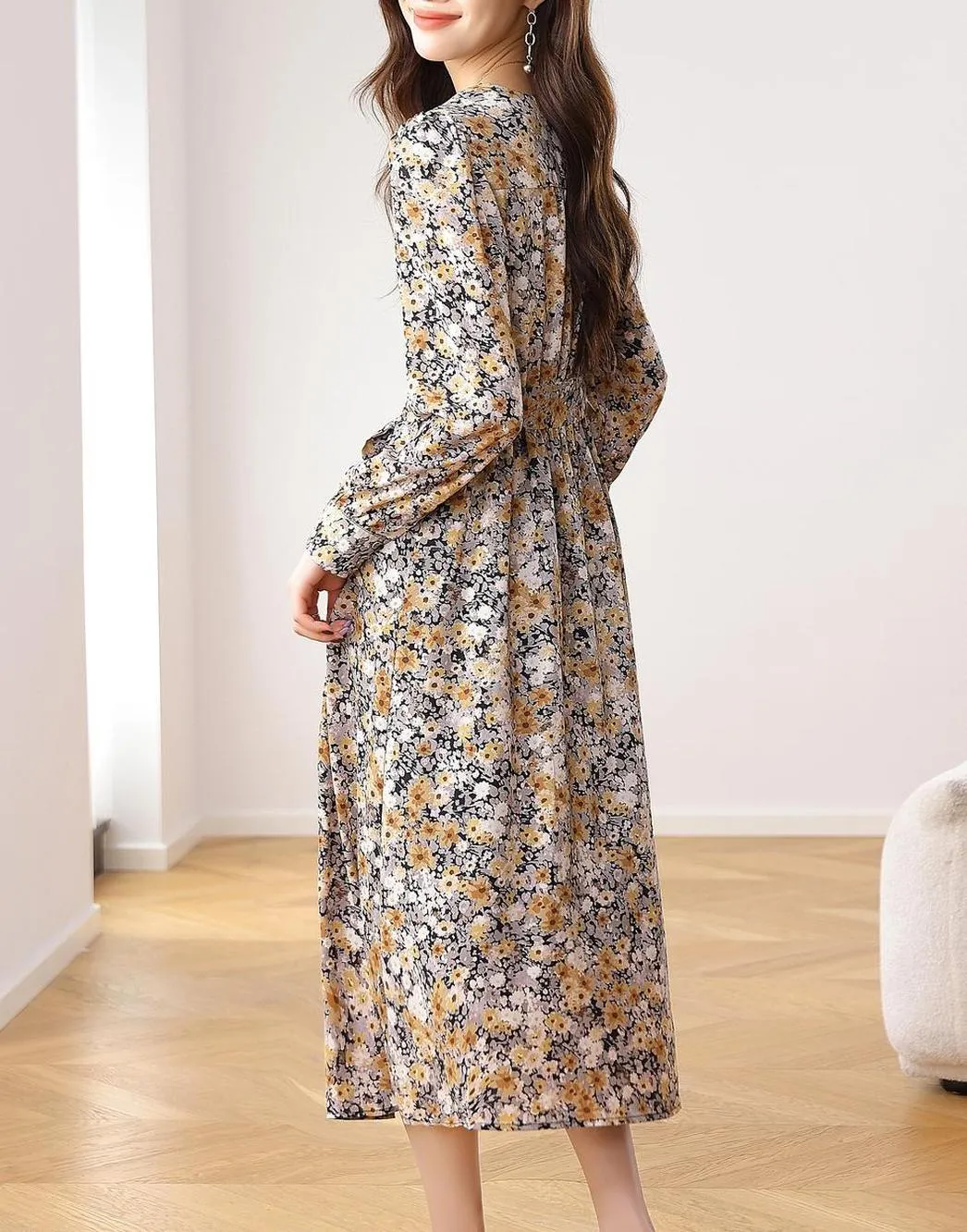 Women's Knee-Length Ruffled Tea Dress with a V Neck for Effortless Style