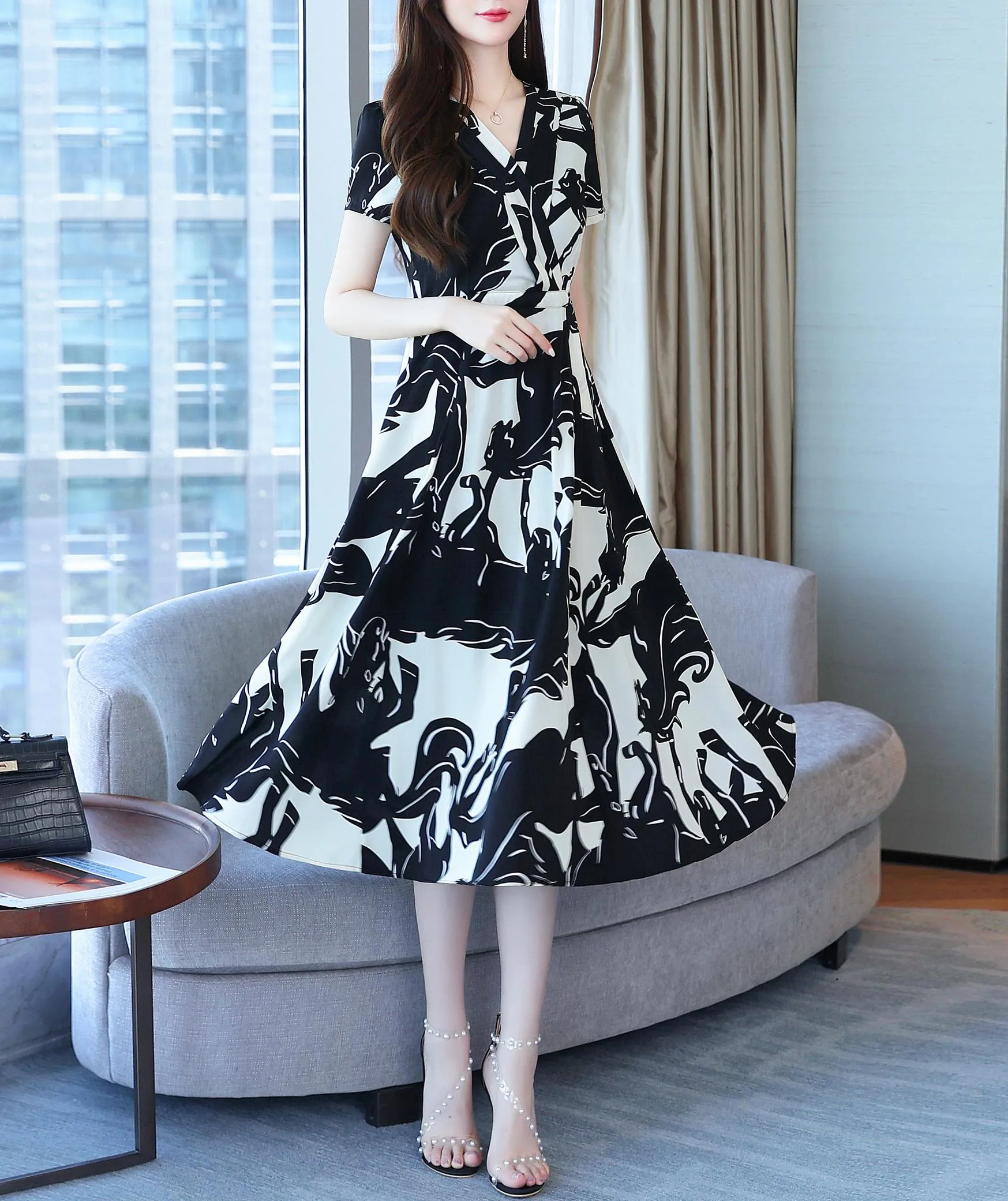 Women's Knee-Length Satin Dress Featuring a Floral Print