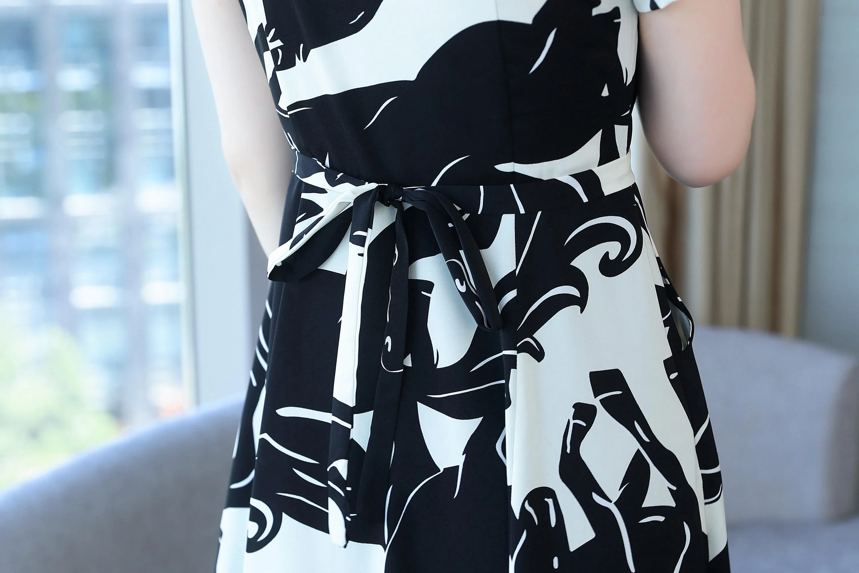 Women's Knee-Length Satin Dress Featuring a Floral Print