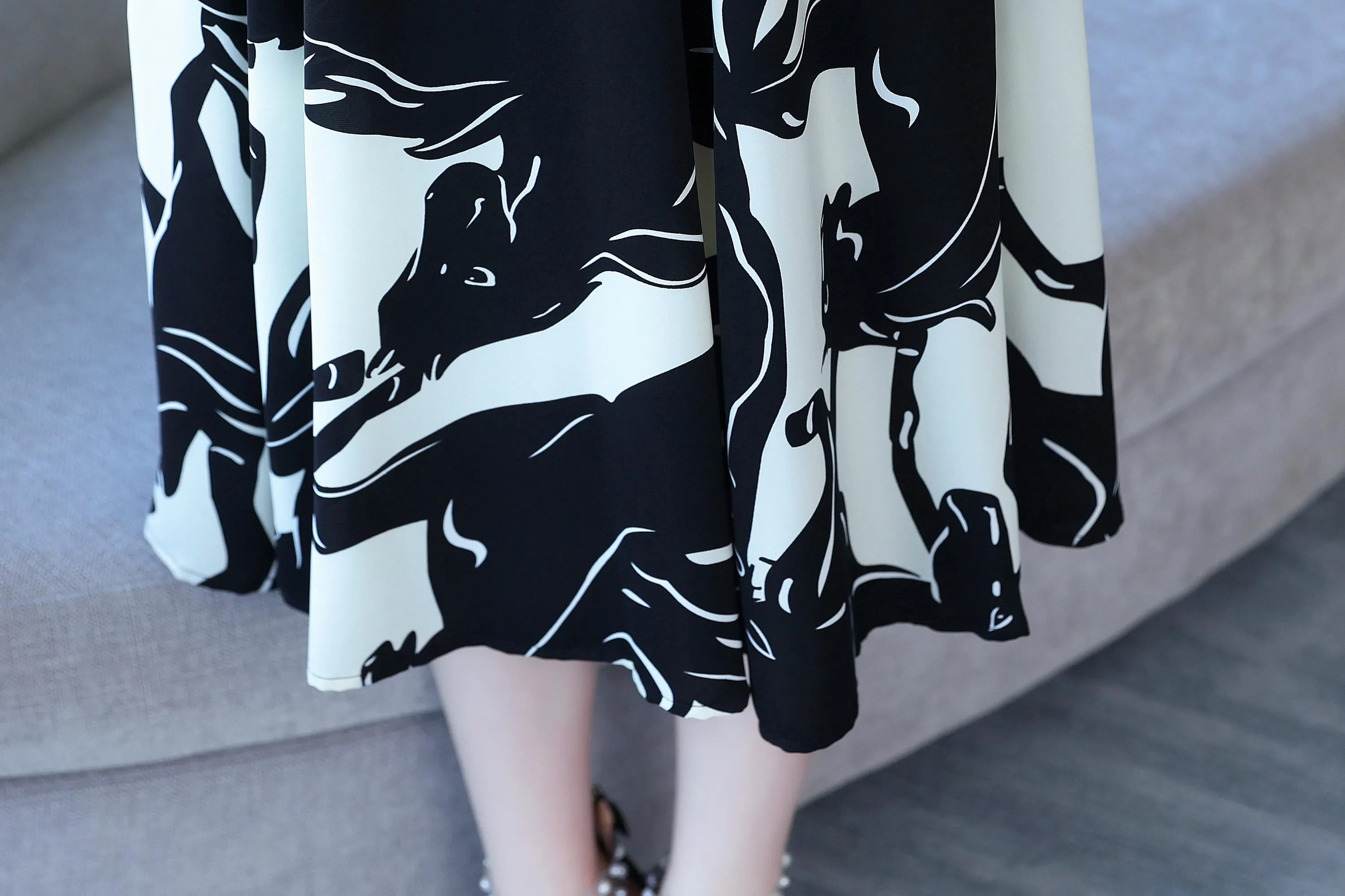 Women's Knee-Length Satin Dress Featuring a Floral Print